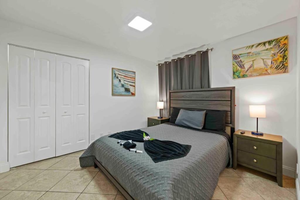 Lakefront Retreat Villa Water View Fishing Casino Fort Lauderdale Exteriör bild